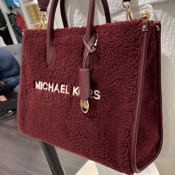 Michael Kors Medium SHEARLING MIRELLA Tote
Shoulder Bag Sherpa 
Oxblood 
NWT - Picture 6 of 16